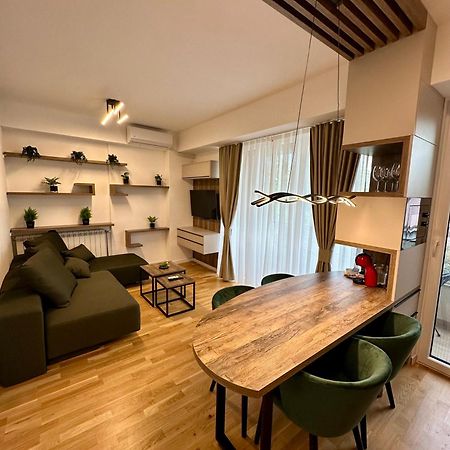 Downtown Riverside Apartments Скопие Екстериор снимка