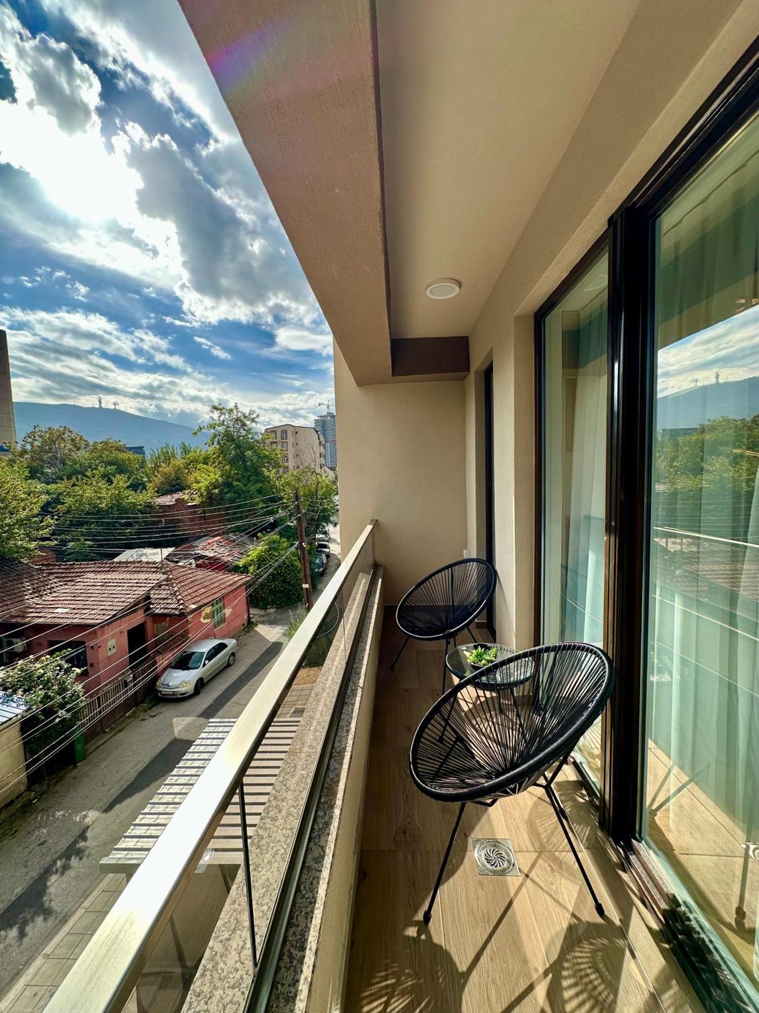 Downtown Riverside Apartments Скопие Екстериор снимка