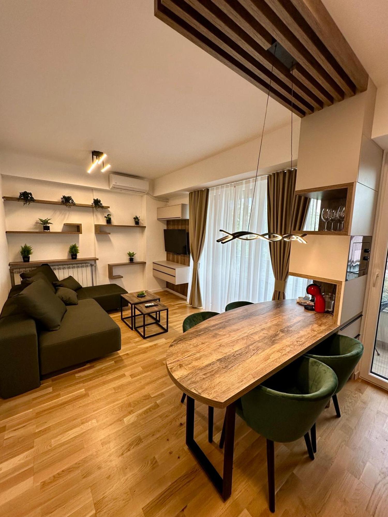 Downtown Riverside Apartments Скопие Екстериор снимка