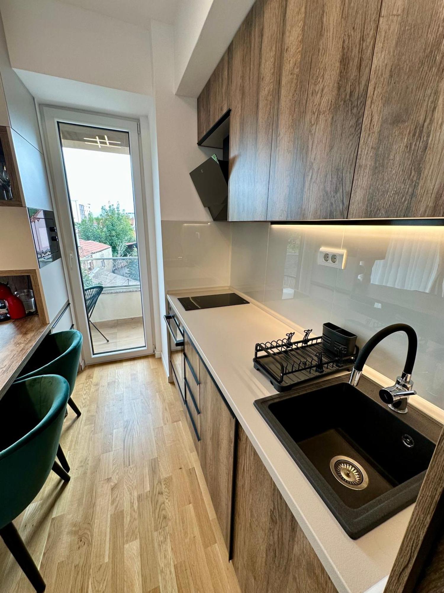 Downtown Riverside Apartments Скопие Екстериор снимка