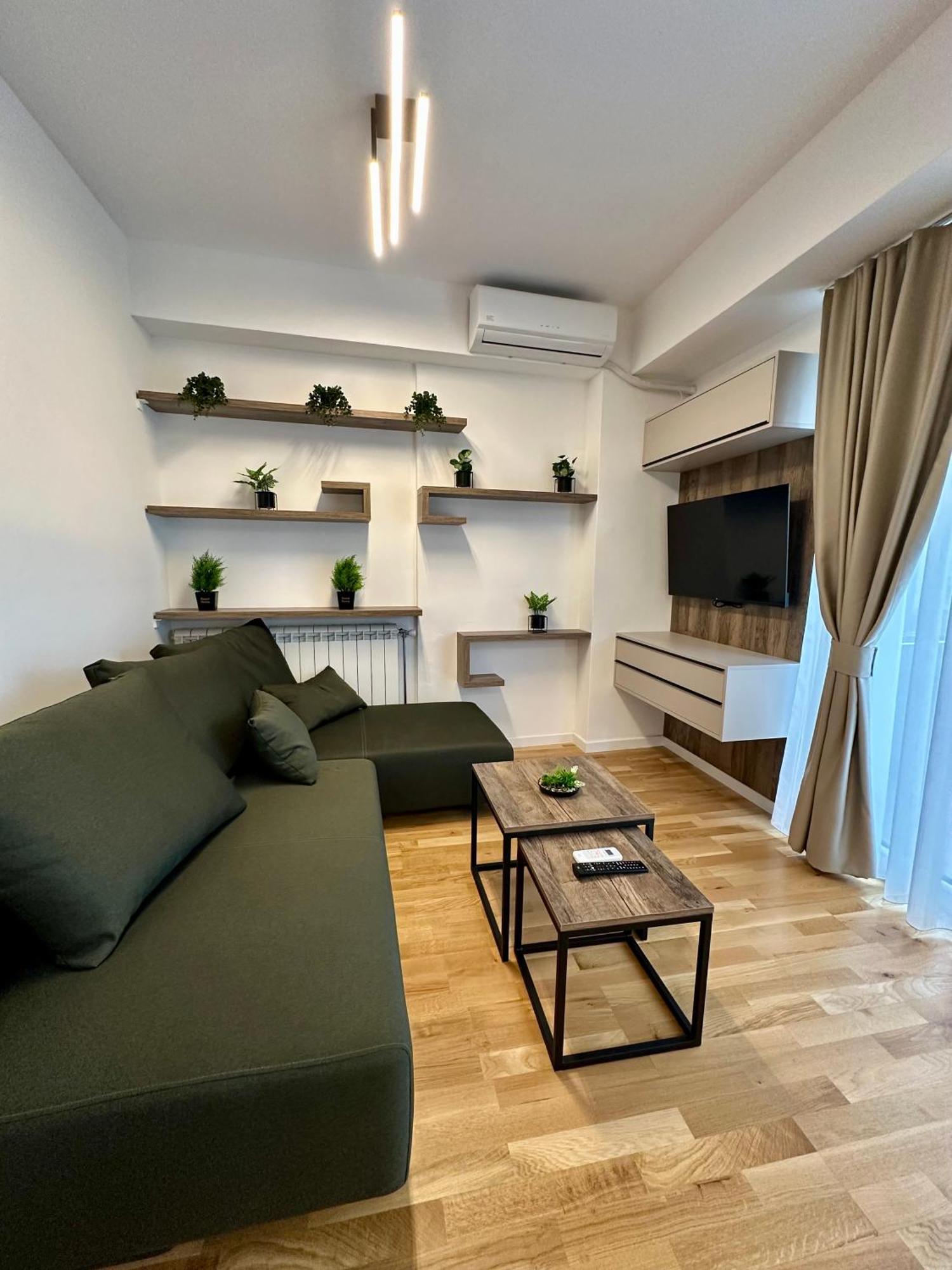 Downtown Riverside Apartments Скопие Екстериор снимка