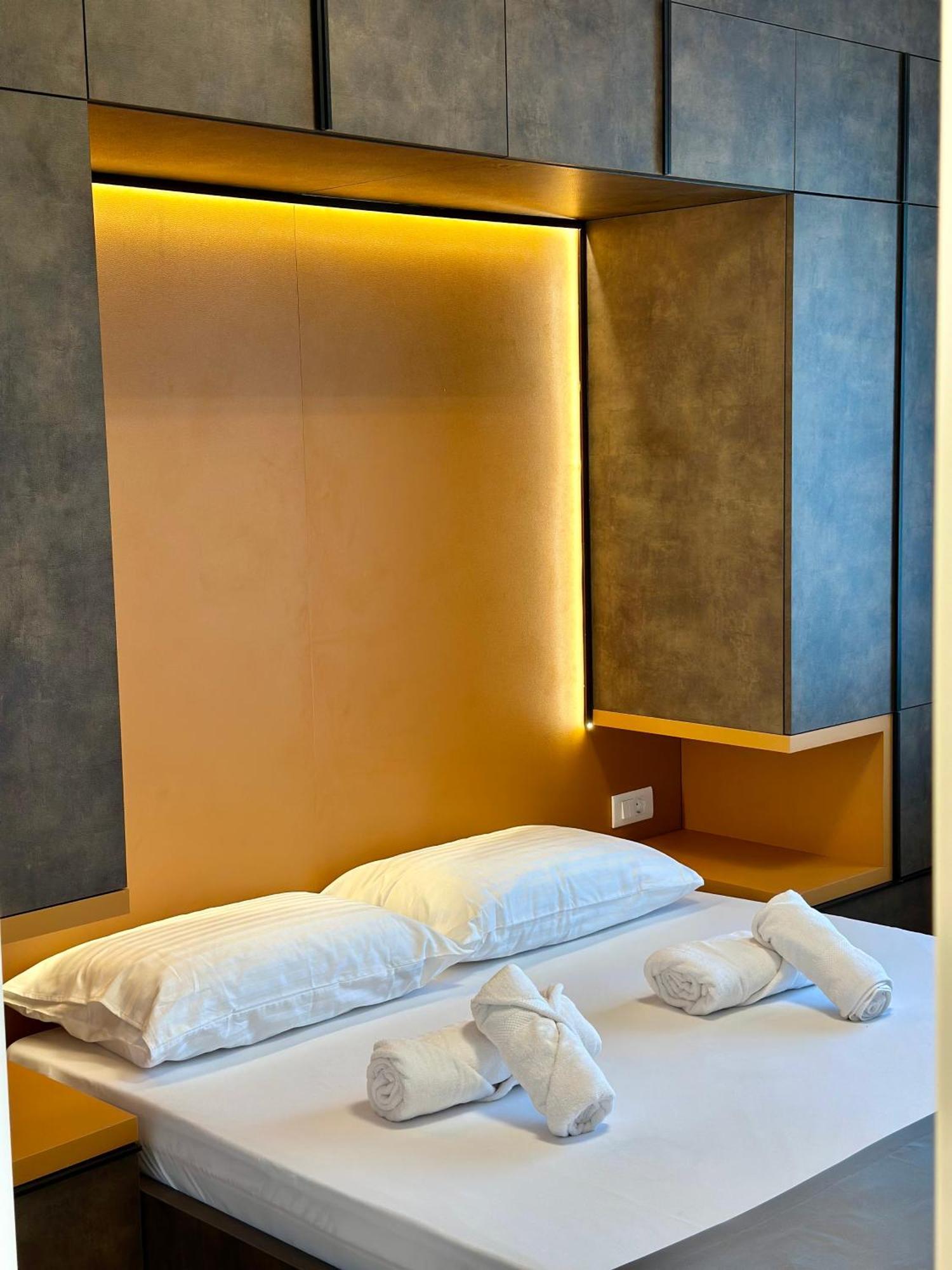 Downtown Riverside Apartments Скопие Екстериор снимка