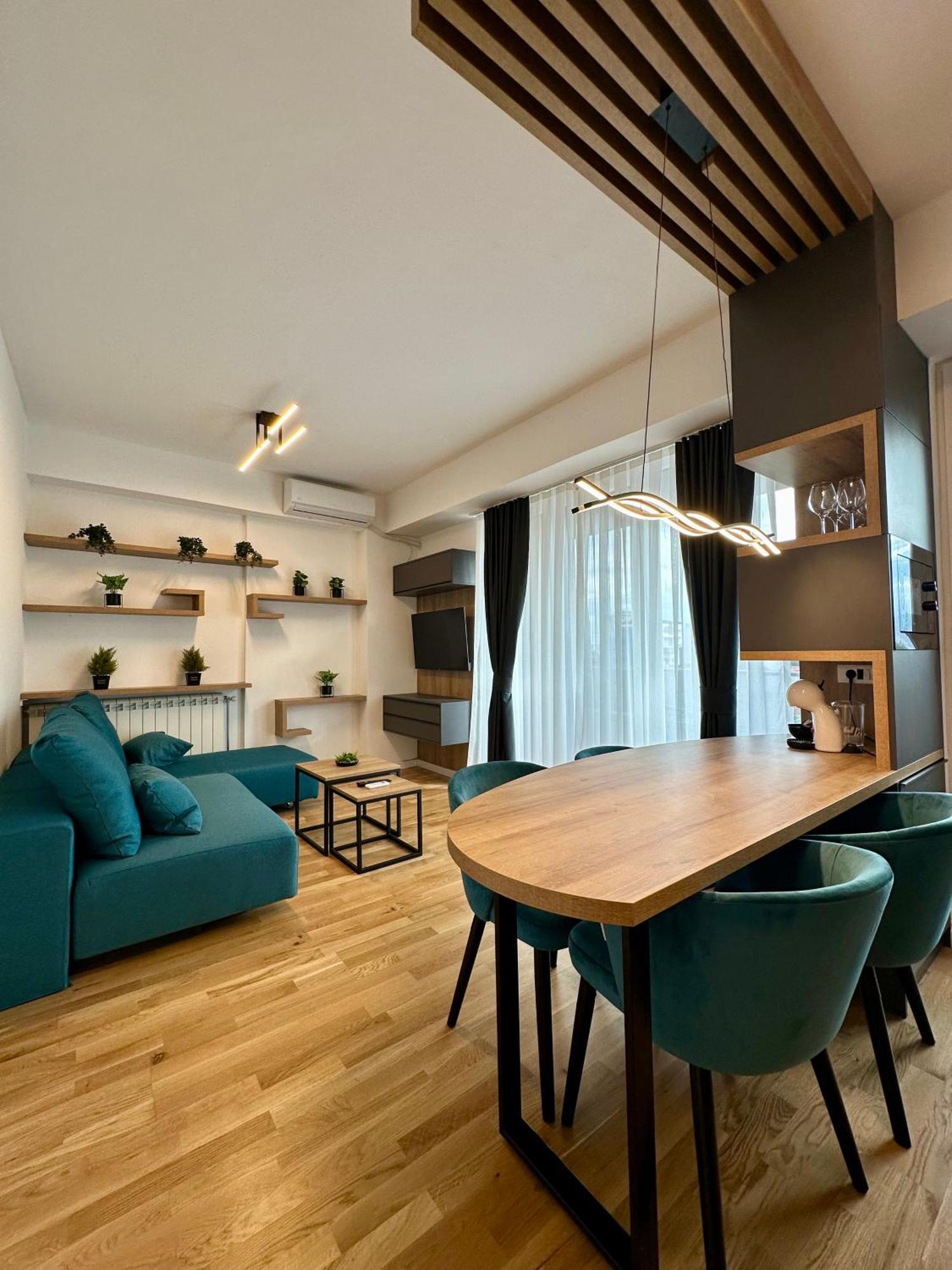 Downtown Riverside Apartments Скопие Екстериор снимка