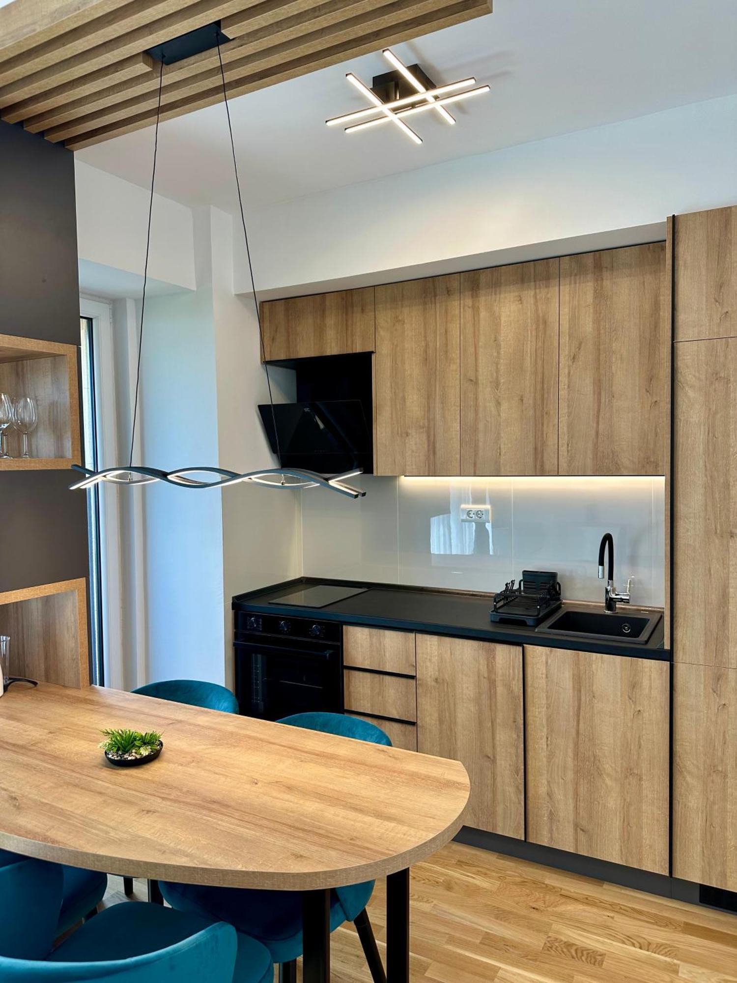 Downtown Riverside Apartments Скопие Екстериор снимка