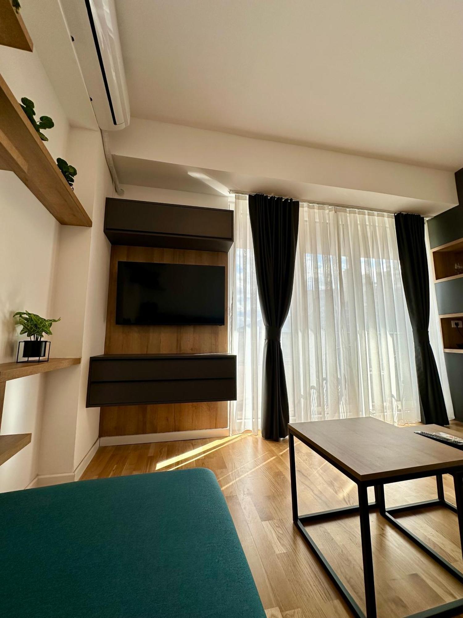 Downtown Riverside Apartments Скопие Екстериор снимка