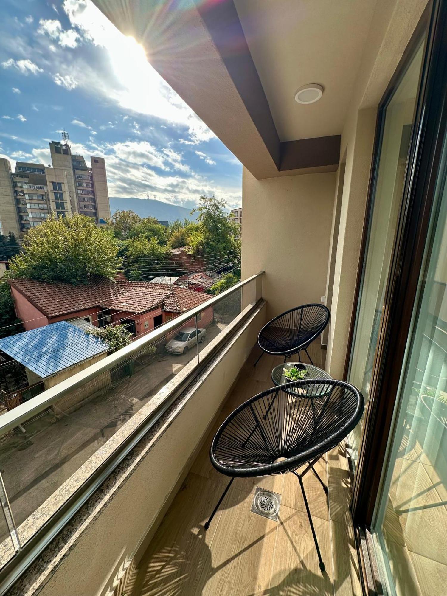 Downtown Riverside Apartments Скопие Екстериор снимка