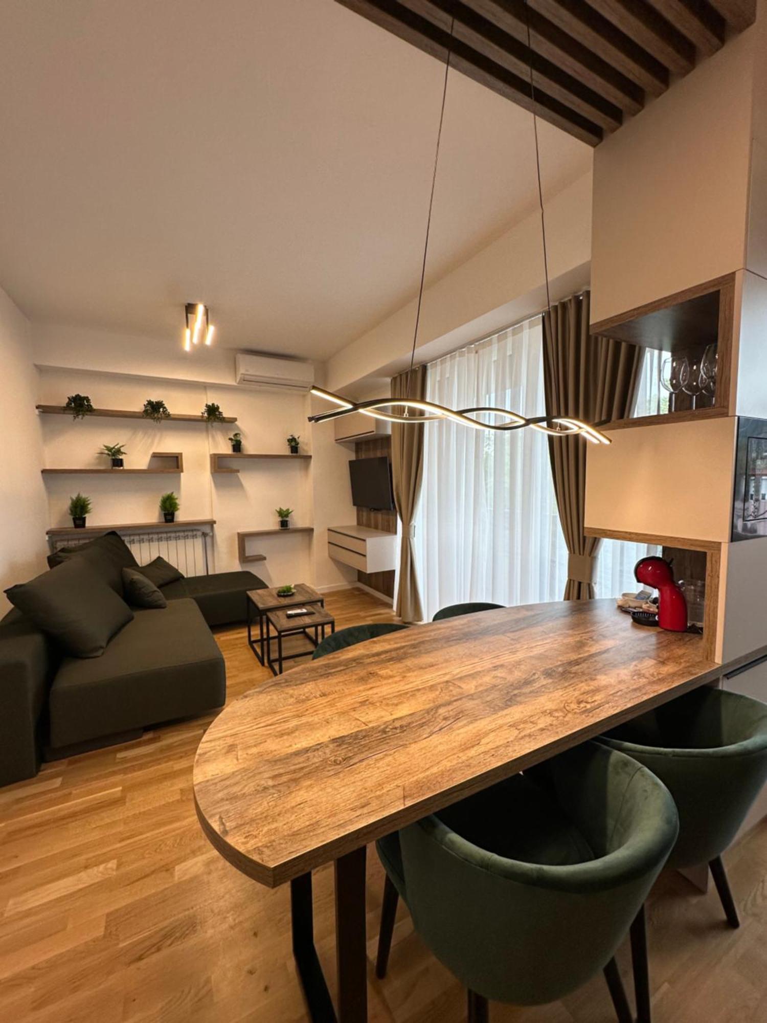 Downtown Riverside Apartments Скопие Екстериор снимка