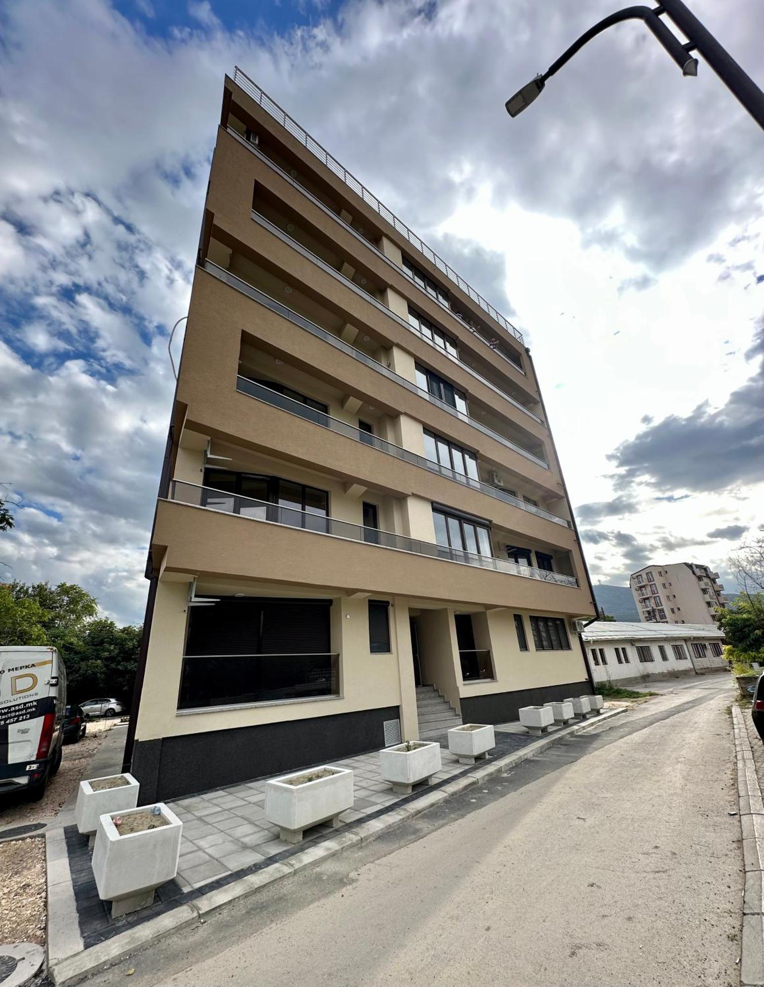 Downtown Riverside Apartments Скопие Екстериор снимка