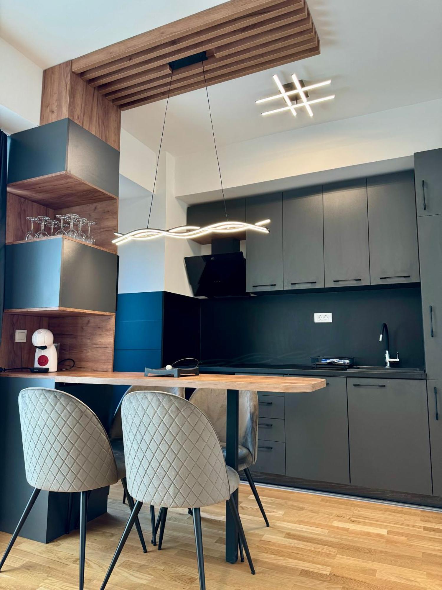 Downtown Riverside Apartments Скопие Екстериор снимка