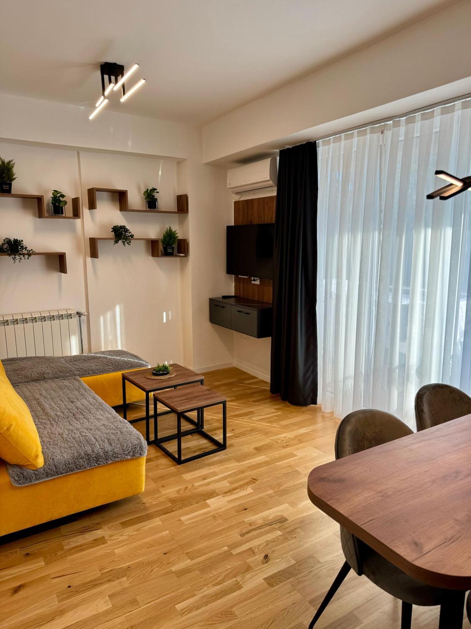 Downtown Riverside Apartments Скопие Екстериор снимка