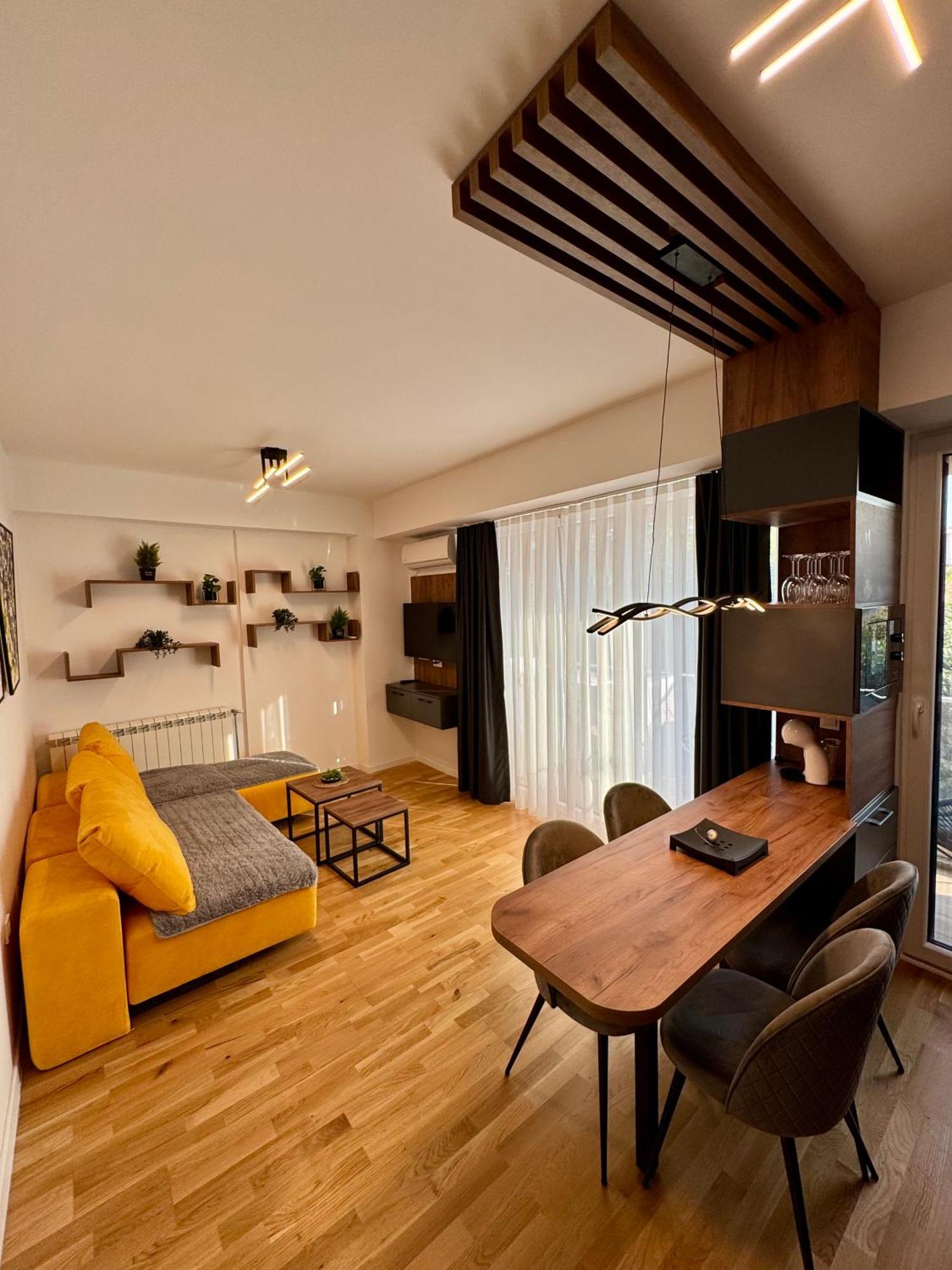 Downtown Riverside Apartments Скопие Екстериор снимка