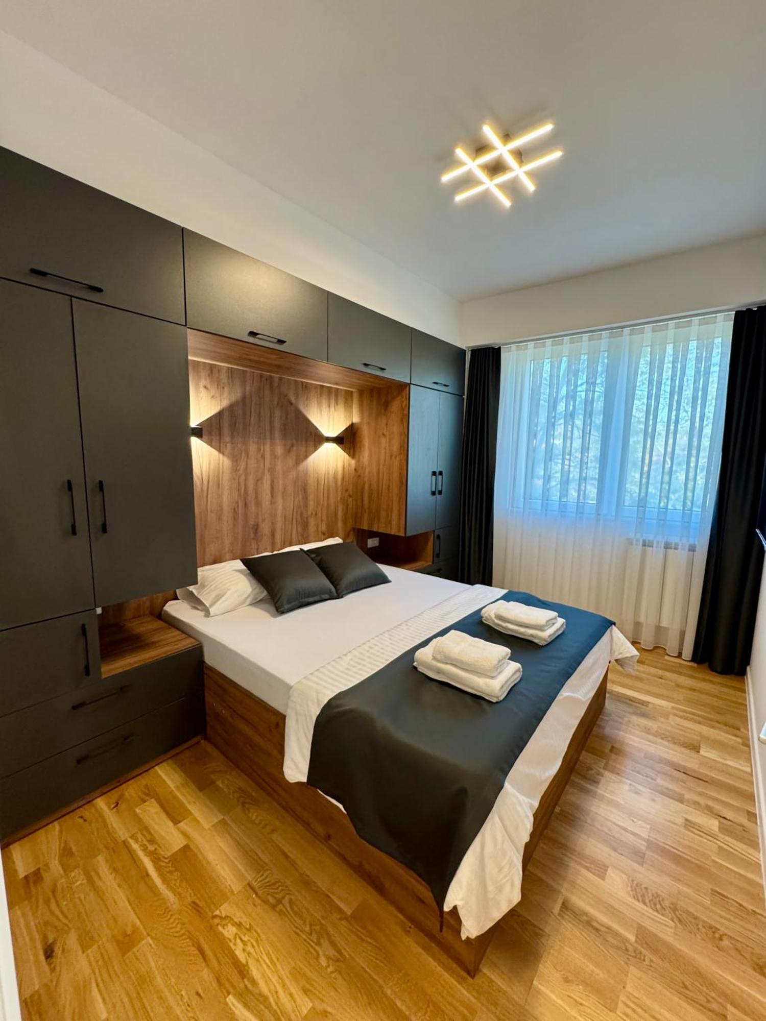 Downtown Riverside Apartments Скопие Екстериор снимка