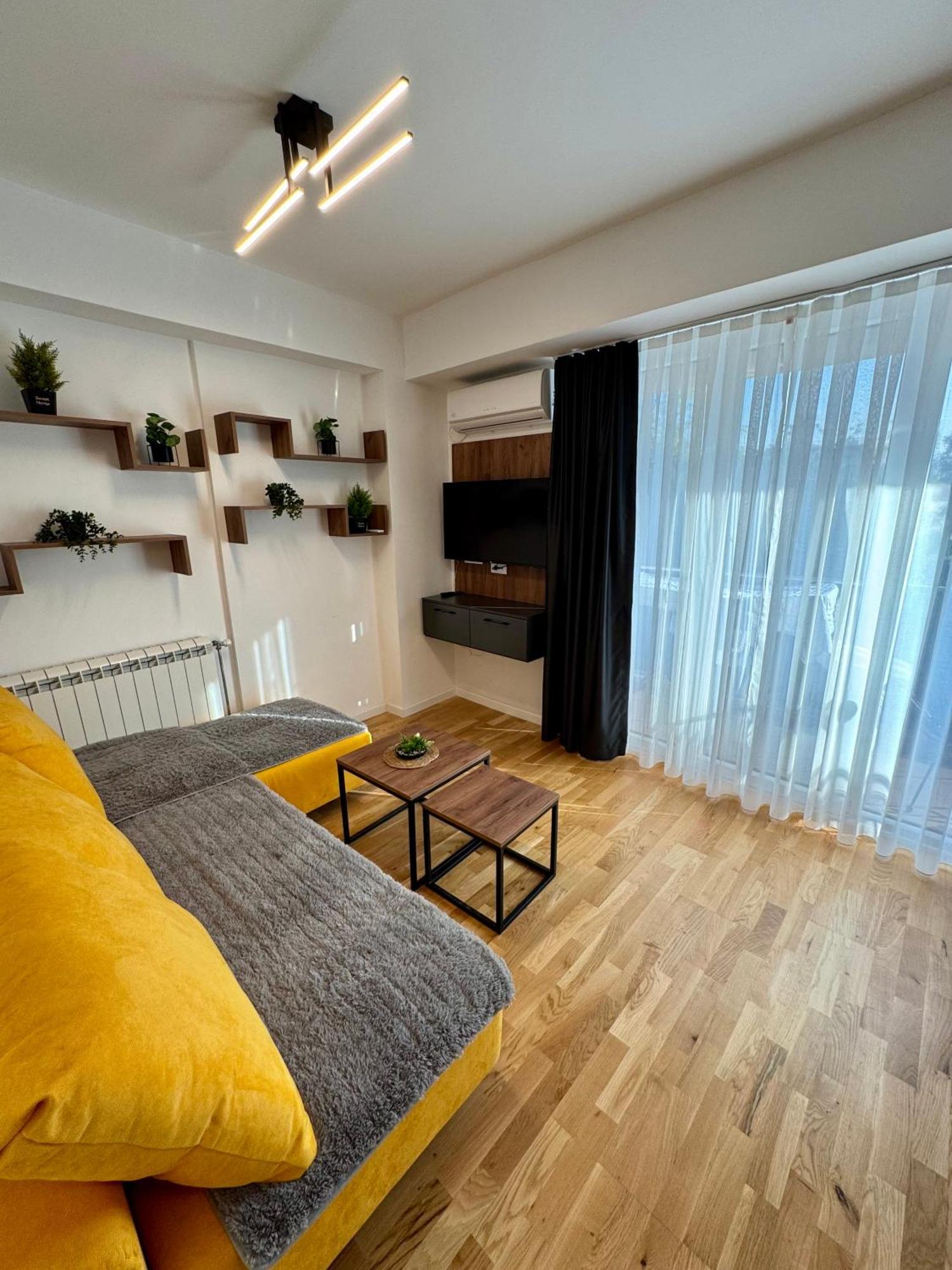 Downtown Riverside Apartments Скопие Екстериор снимка