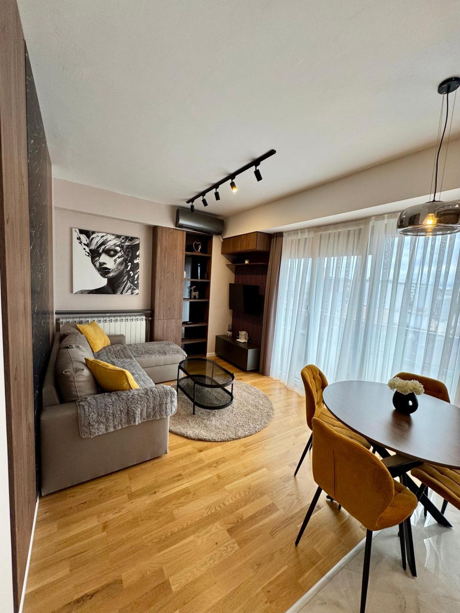 Downtown Riverside Apartments Скопие Екстериор снимка