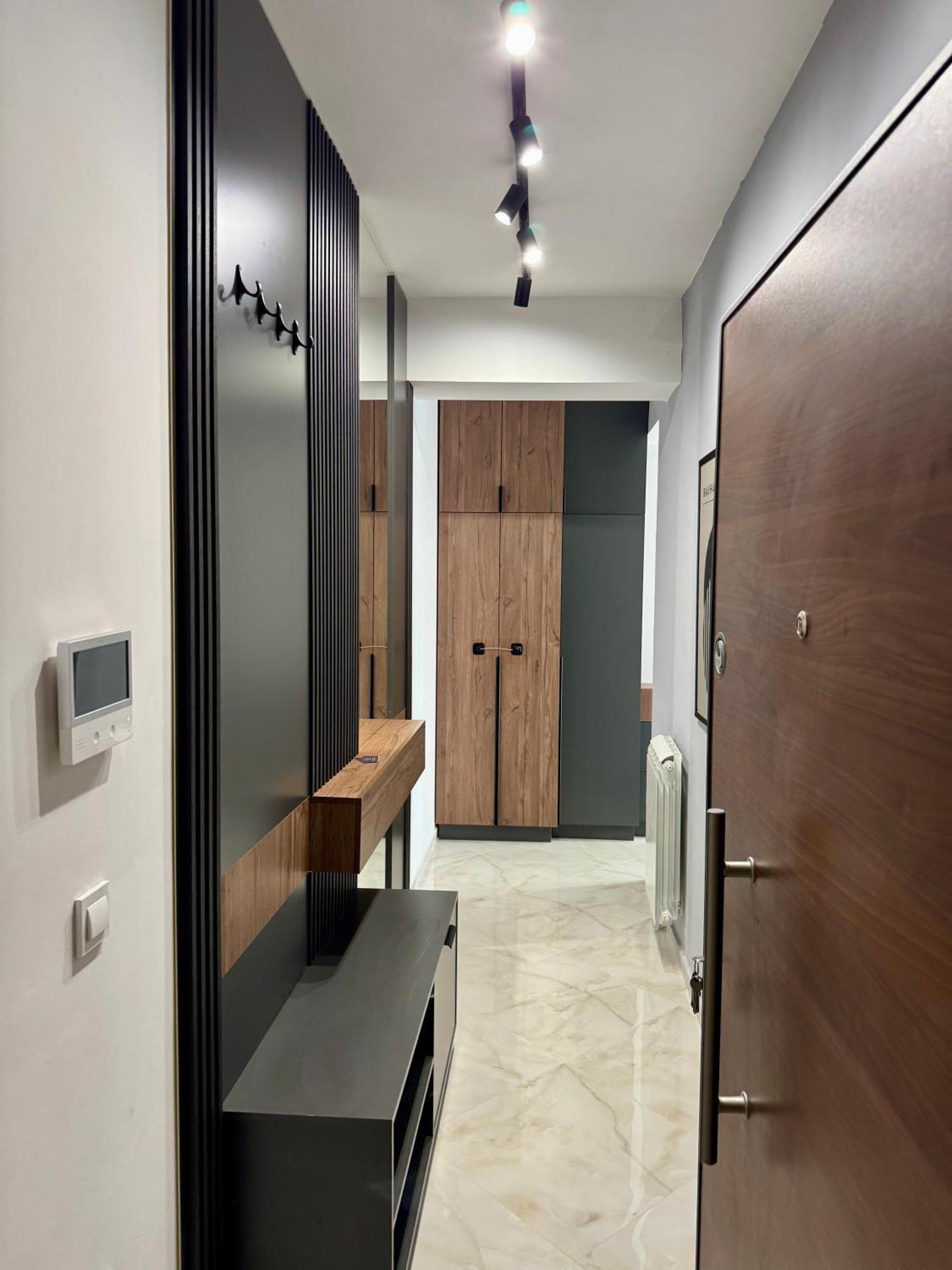 Downtown Riverside Apartments Скопие Екстериор снимка