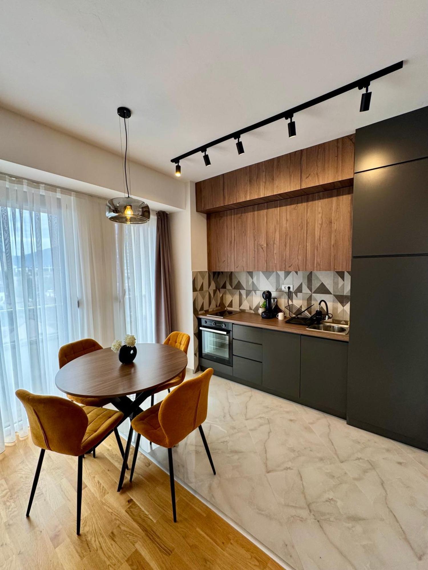 Downtown Riverside Apartments Скопие Екстериор снимка