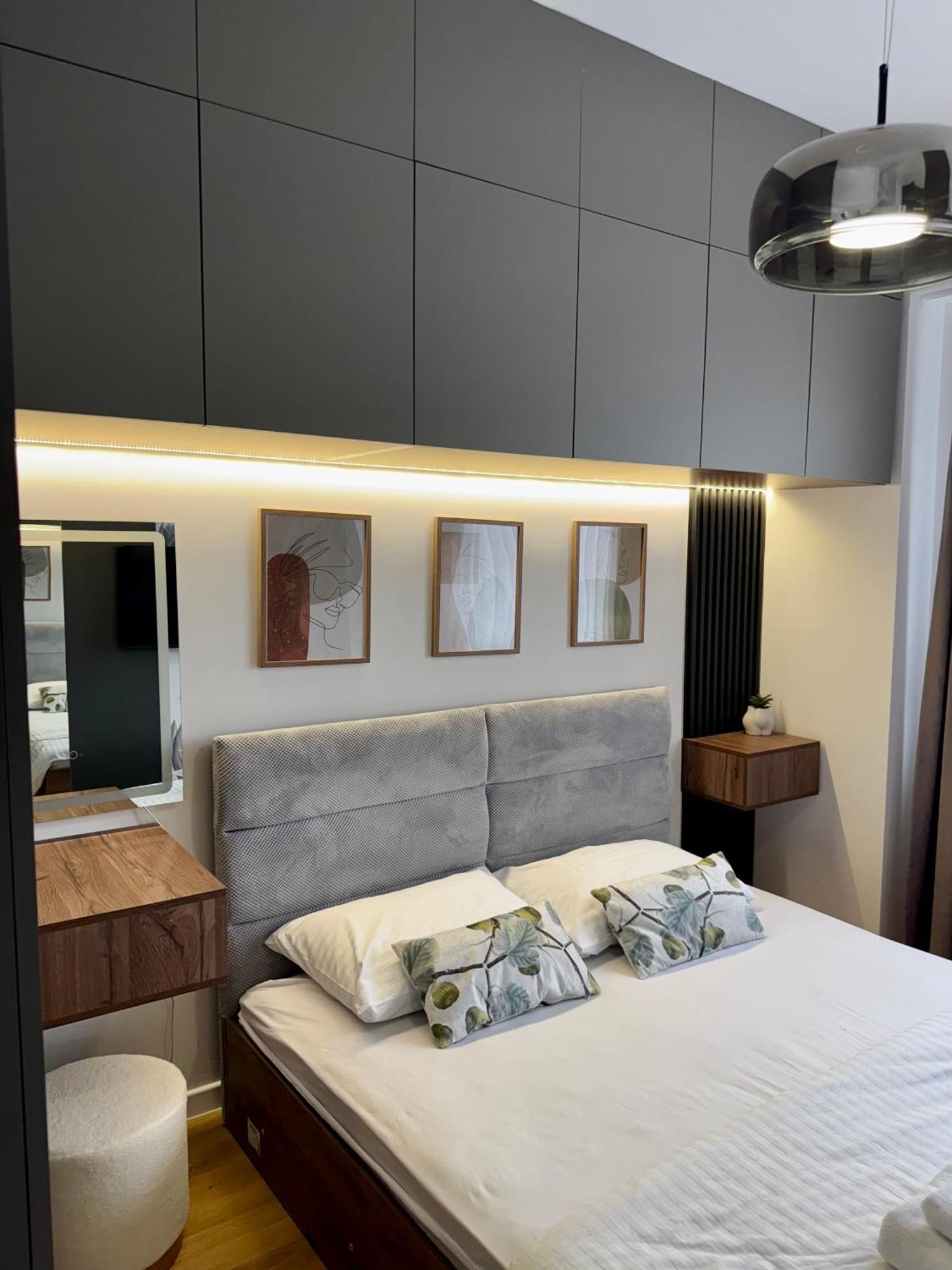 Downtown Riverside Apartments Скопие Екстериор снимка