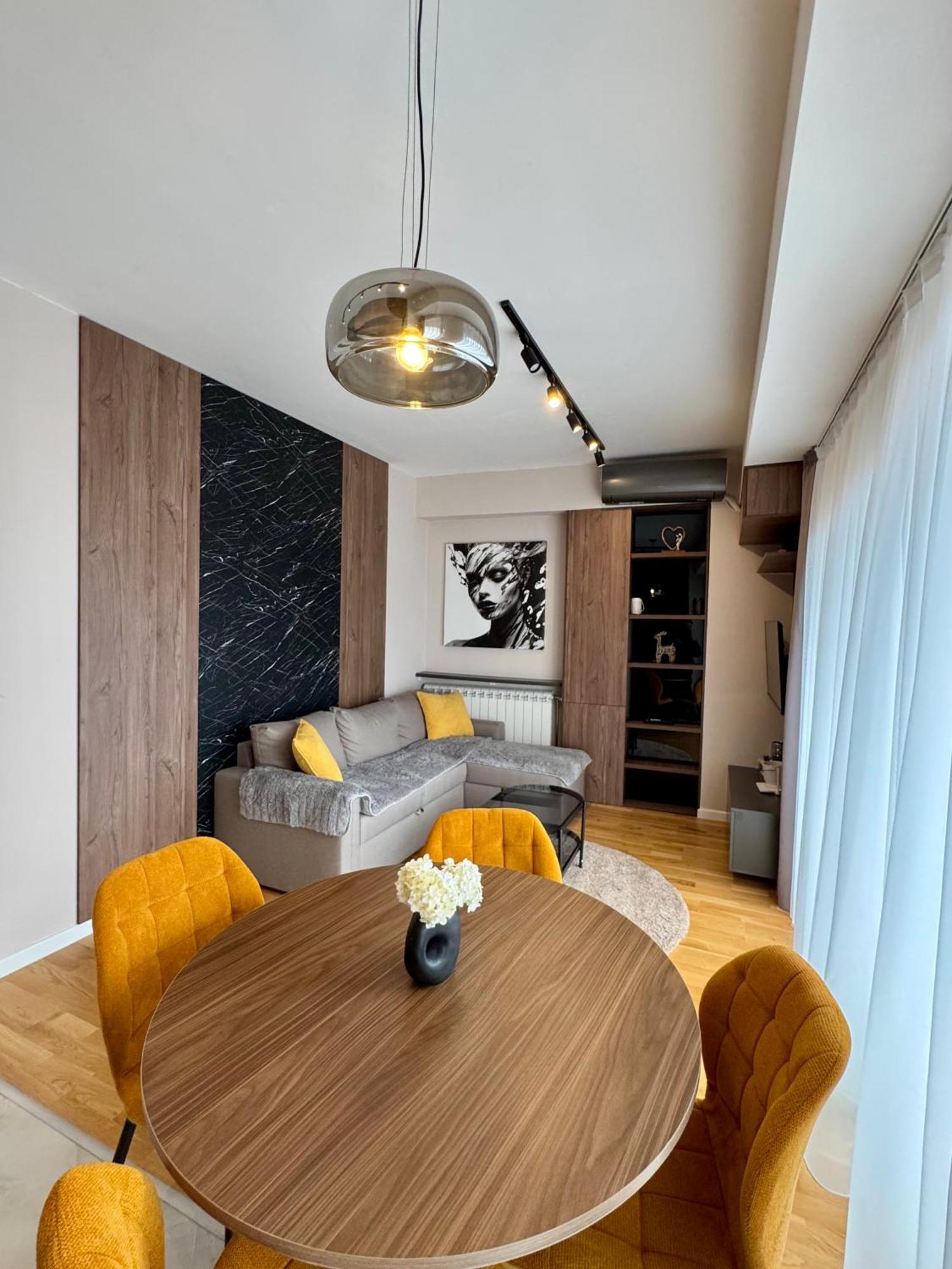 Downtown Riverside Apartments Скопие Екстериор снимка