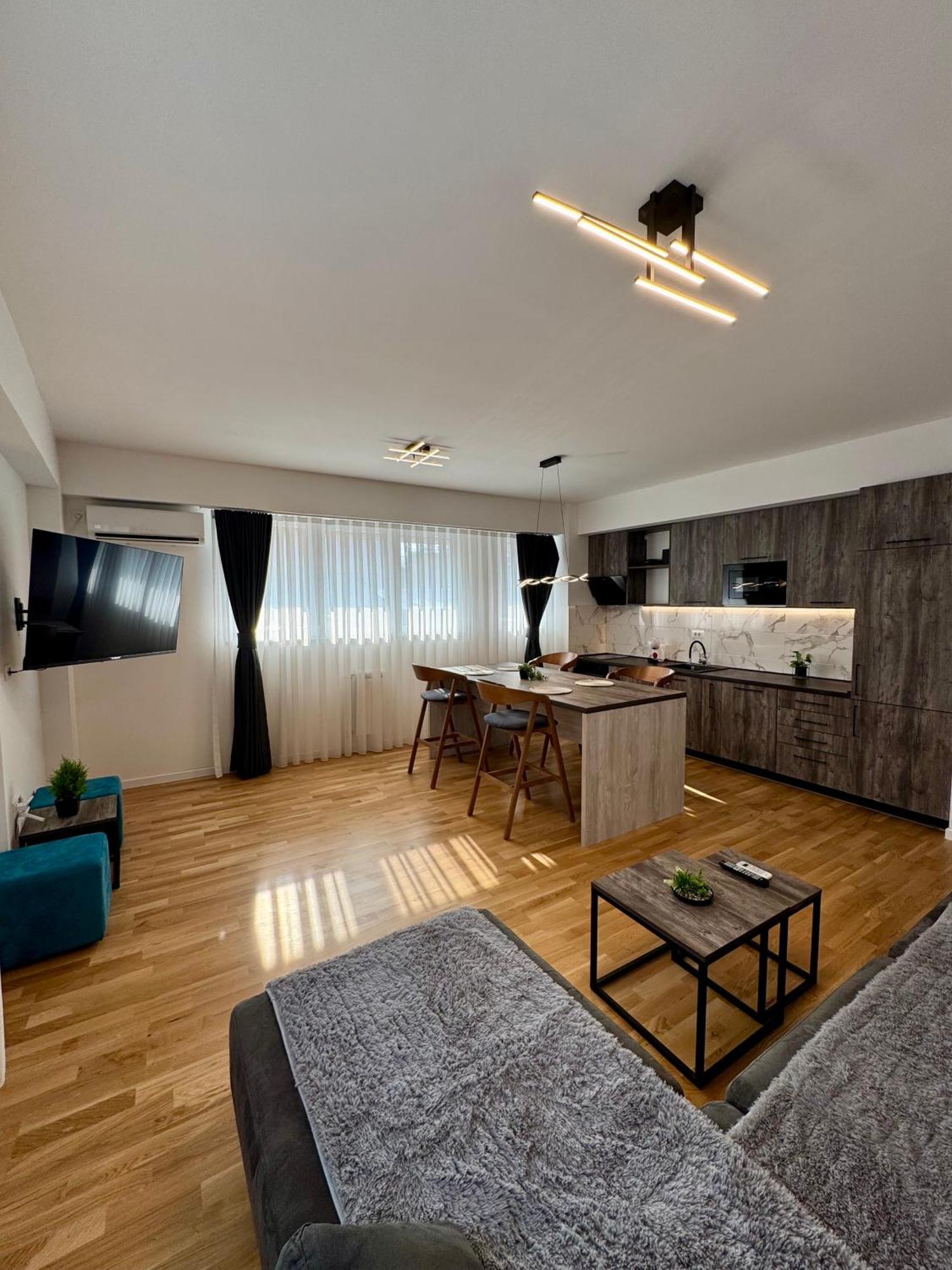 Downtown Riverside Apartments Скопие Екстериор снимка