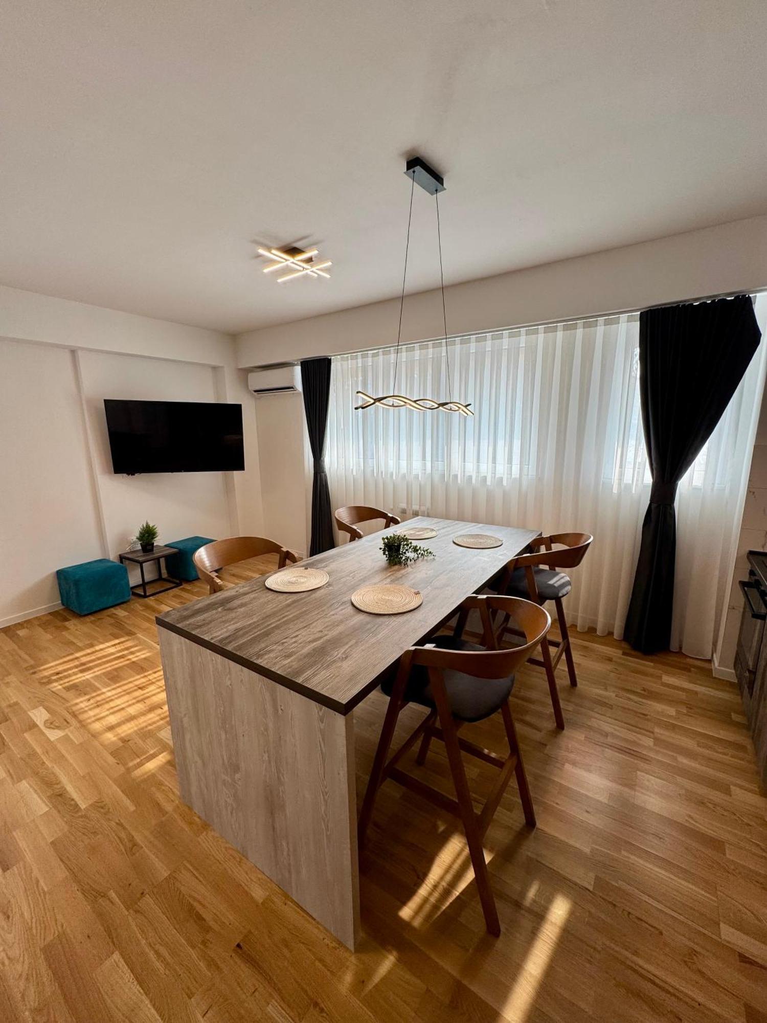 Downtown Riverside Apartments Скопие Екстериор снимка